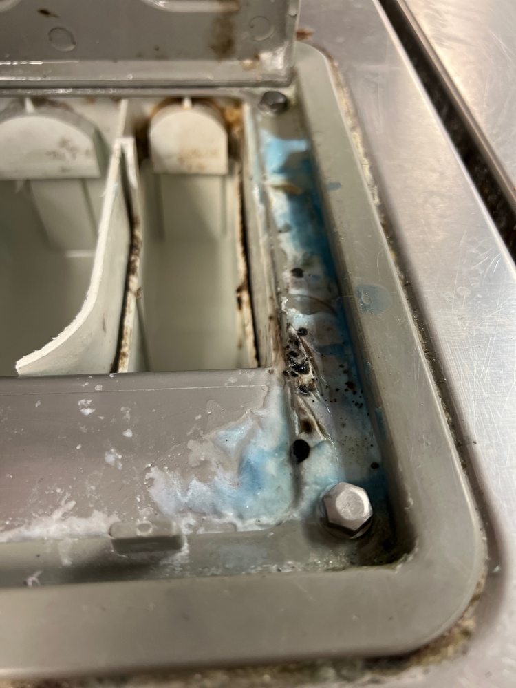 EXPRESS LAUNDRY Updated October 2024 16 Reviews 1033 W Ogden Ave