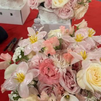 Creative Floral Designs - Bridal bouquets - Floral Designers Near Me - San Gabriel, California