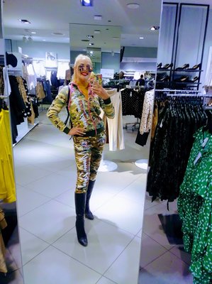 H&M by null