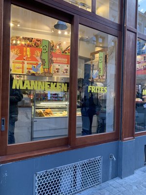 Manneken Frites by null