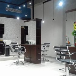 Thomas Simon Salon