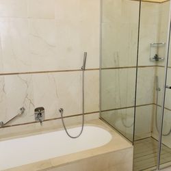 Grand Hotel Palazzo - Tub & shower