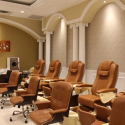 Happy  Nails & Spa