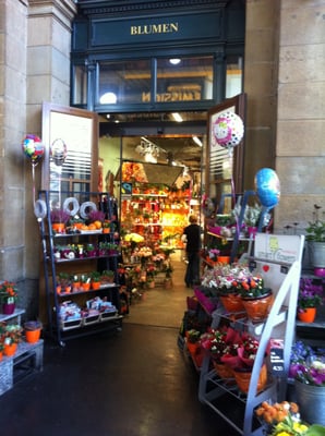 blume 3000 | Zürich HB ShopVille by null