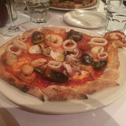 Assaggi Italiani - Amalfi pizza!!! Love the fish tail