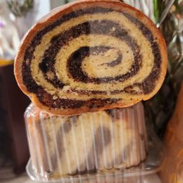 or in English: "poppy cake" or in English: "poppy cake"