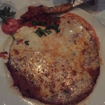 Il Gabbiano - Veal Parmigiana...but tastes more like a Papa John's Everything Pizza. Dense, flavorless, and full of regret. - Italian Near Me - Miami, Florida