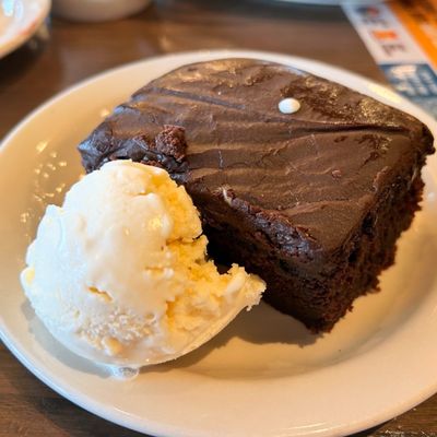 Cracker Barrel Old Country Store by null