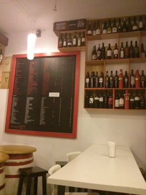Vinoteca Vides by null