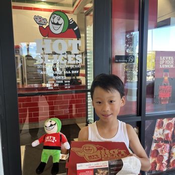 Jet's Pizza - Great customer service - Pizza Near Me - Las Vegas, Nevada