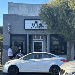Such a cute barbershop on the best part of Rose Ave. Such a cute barbershop on the best part of Rose Ave.