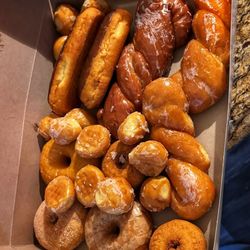 Pam's Donuts