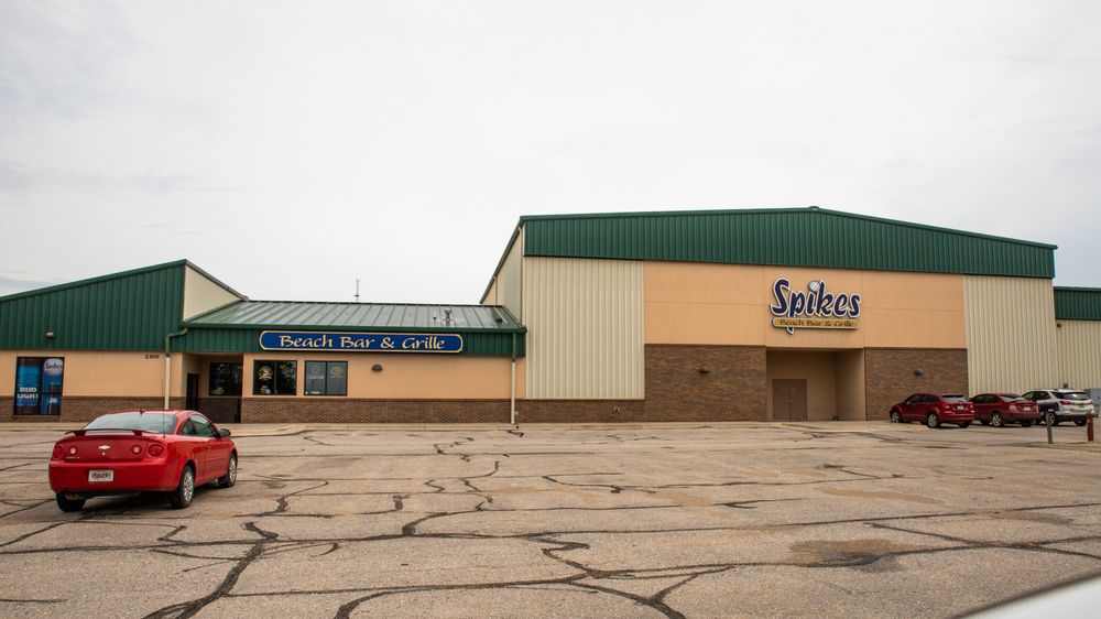 SPIKES BEACH BAR & GRILLE Updated October 2024 22 Photos & 21