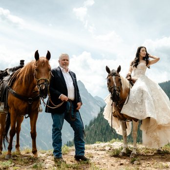 Authentic Collective - Colorado Elopement Photographers - Authentic Collective - Session Photography Near Me Authentic Collective - Colorado Elopement Photographers - Authentic Collective - Session Photography Near Me