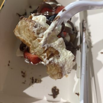 Krazydog - Mixed berry croffle - Desserts Near Me - Katy, Texas Krazydog - Mixed berry croffle - Desserts Near Me - Katy, Texas