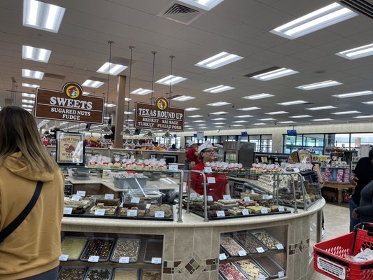 BUC-EE’S - 57 Photos & 17 Reviews - 2328 Lindsay Ln S, Athens, AL - Yelp