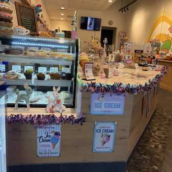 Bella Vita Ice Cream - Inside - Ice Cream & Frozen Yogurt Near Me - Austin, Texas Bella Vita Ice Cream - Inside - Ice Cream & Frozen Yogurt Near Me - Austin, Texas