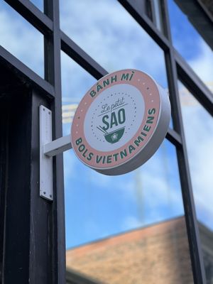 Le Petit Sao (Vieux Montréal) by null