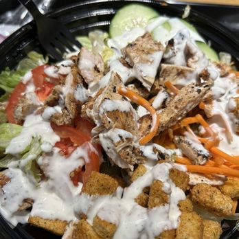 Habit Burger & Grill - Grilled chicken salad. - Burgers Near Me - La Quinta, California Habit Burger & Grill - Grilled chicken salad. - Burgers Near Me - La Quinta, California