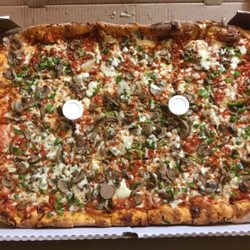 Sarducci's Pizza West - Eliminator pizza with four toppings - the second largest size