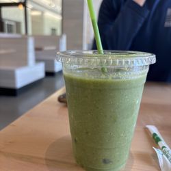 Diverse Dining Market - Green smoothie