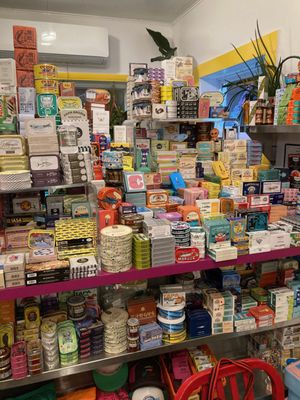 Zinnia’s Dinette by null