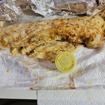 Con Madre Kitchen - Sloppy, soggy, floppy mess "burrito", very disappointing - Mexican Near Me - Austin, Texas Con Madre Kitchen - Sloppy, soggy, floppy mess "burrito", very disappointing - Mexican Near Me - Austin, Texas
