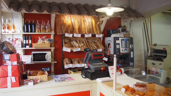 La Tarte Tropézienne Pâtisserie Viennoiserie Sandwicherie Pain by null