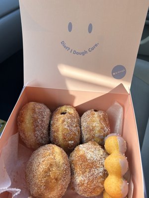Dot & Dough by null
