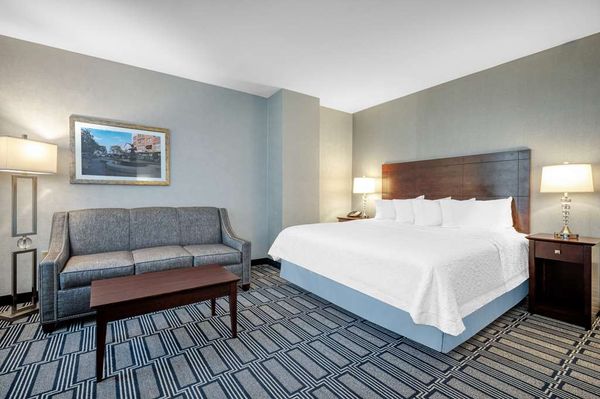 Hampton Inn & Suites Providence Downtown by null