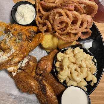 Nickel's Pit BBQ - Smoked chicken wings combo - 10 piece - Barbeque Near Me - Watkins Glen, New York Nickel's Pit BBQ - Smoked chicken wings combo - 10 piece - Barbeque Near Me - Watkins Glen, New York