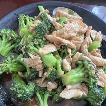 Bamboo Thai Bistro - Broccoli with chicken - Thai Near Me - Redondo Beach, California