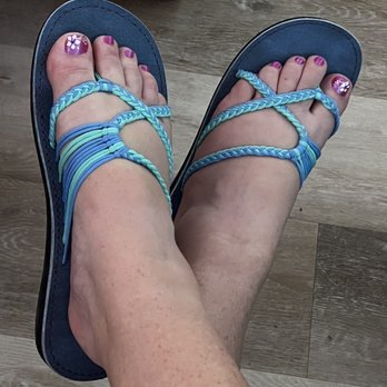 Kahana Nails & Spa - Got a pedicure and the preset flowers with green leaves too - Nail Salons Near Me - Lahaina, Hawaii Kahana Nails & Spa - Got a pedicure and the preset flowers with green leaves too - Nail Salons Near Me - Lahaina, Hawaii