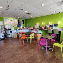 Shaka Shaka Tea Express - Interior