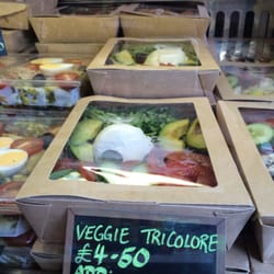 Eat-alia - Look at the burrata in that!