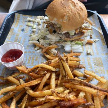 Burgh'ers Brewing - Gluten free burger and fries - Burgers Near Me - Pittsburgh, Pennsylvania