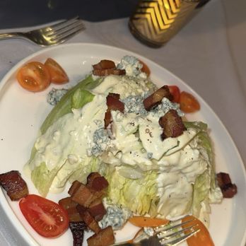 21 Club - Wedge salad - Seafood Near Me - Niagara Falls, Ontario 21 Club - Wedge salad - Seafood Near Me - Niagara Falls, Ontario