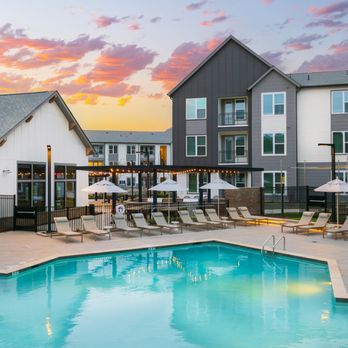 Elan Capital Hills - Apartments Near Me - Raleigh, North Carolina Elan Capital Hills - Apartments Near Me - Raleigh, North Carolina