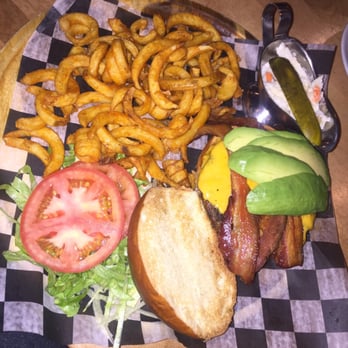 Brownstone Pancake Factory - California Burger - Breakfast & Brunch Near Me - Edgewater, New Jersey