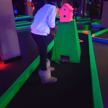 Glowgolf - Mini Golf Near Me - Garden City, New York