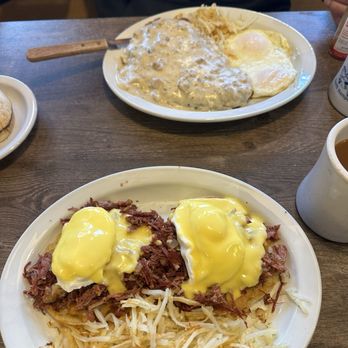Gina's Place - Irish bennie and country fried steak - Breakfast & Brunch Near Me - Bristol, New Hampshire Gina's Place - Irish bennie and country fried steak - Breakfast & Brunch Near Me - Bristol, New Hampshire