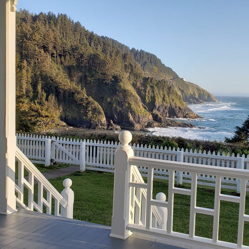Heceta Lighthouse Bed & Breakfast - Bed & Breakfast Near Me - Yachats, Oregon Heceta Lighthouse Bed & Breakfast - Bed & Breakfast Near Me - Yachats, Oregon