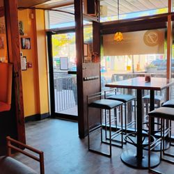 Trio Lounge - Inside the restaurant