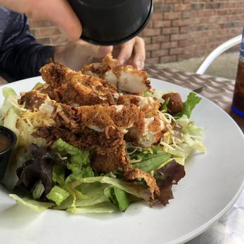 Brown Barrel - Southern Fried Chicken salad - American Near Me - Midway, Kentucky