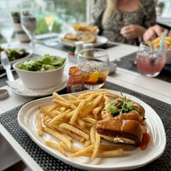 Outer Bar & Grille - Lobster Roll