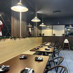 Umi Sushi - Dining room