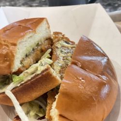 Grizzly Burger - Crab burger