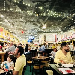 Happy Wine Calle Ocho - Restaurant