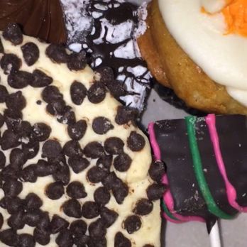 Alpine Pastry Shoppe - Cookie - Bakeries Near Me - Smithtown, New York