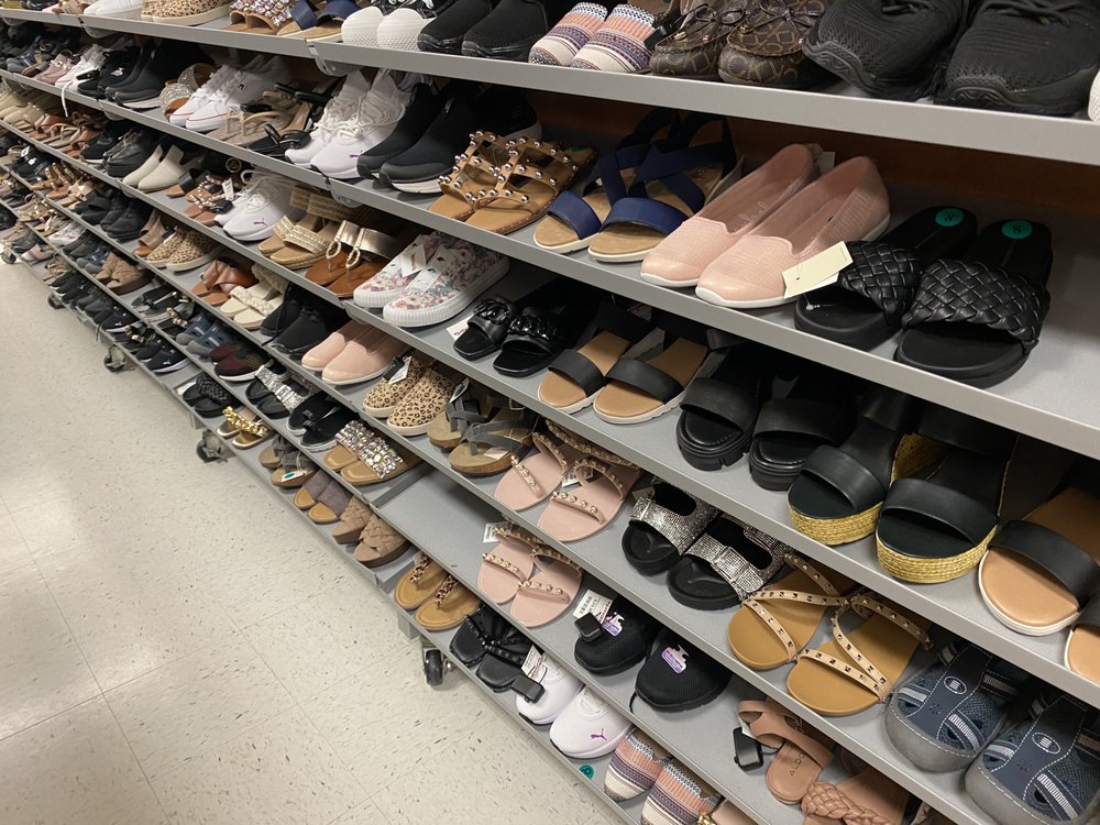 TJ MAXX Updated August 2024 3562 E 118th St, Chicago, Illinois Department Stores Phone